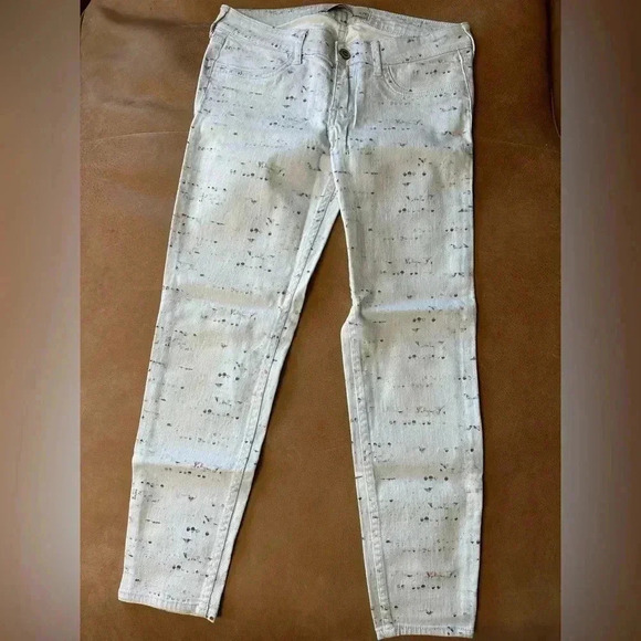 Girls Splatter Hollister Jeans Size 7 Over 24.5” Inseam - Picture 2 of 7